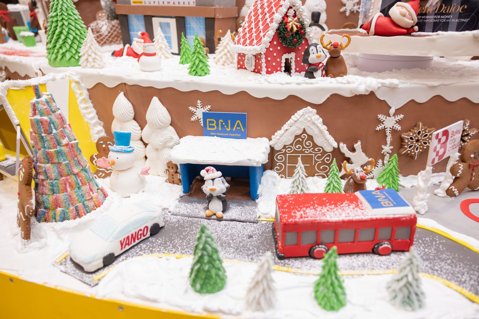 Состоялось официальное открытие NARGIS CITY -  инсталляция c более 100 кг пряничного теста (ВИДЕО, ФОТО)