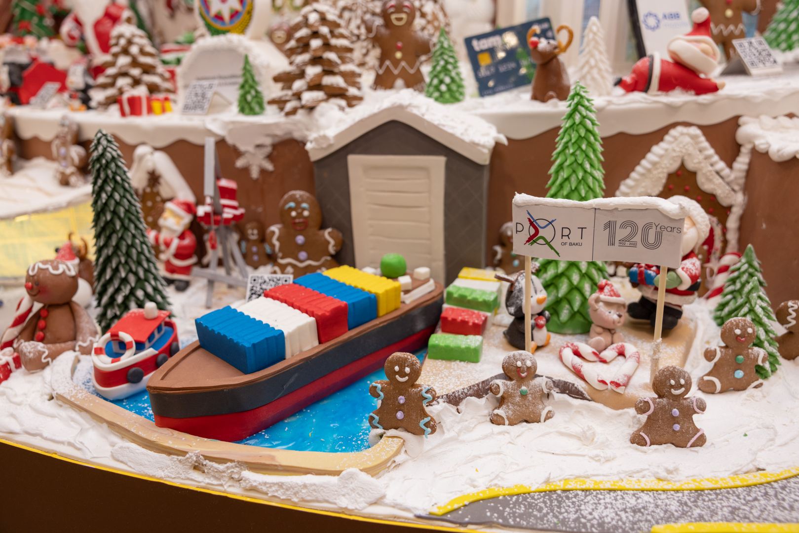 Состоялось официальное открытие NARGIS CITY -  инсталляция c более 100 кг пряничного теста (ВИДЕО, ФОТО)