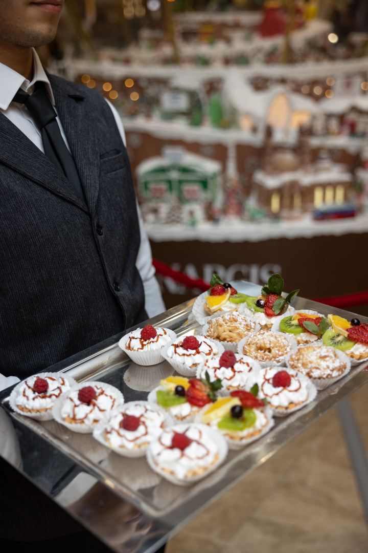 Состоялось официальное открытие NARGIS CITY -  инсталляция c более 100 кг пряничного теста (ВИДЕО, ФОТО)