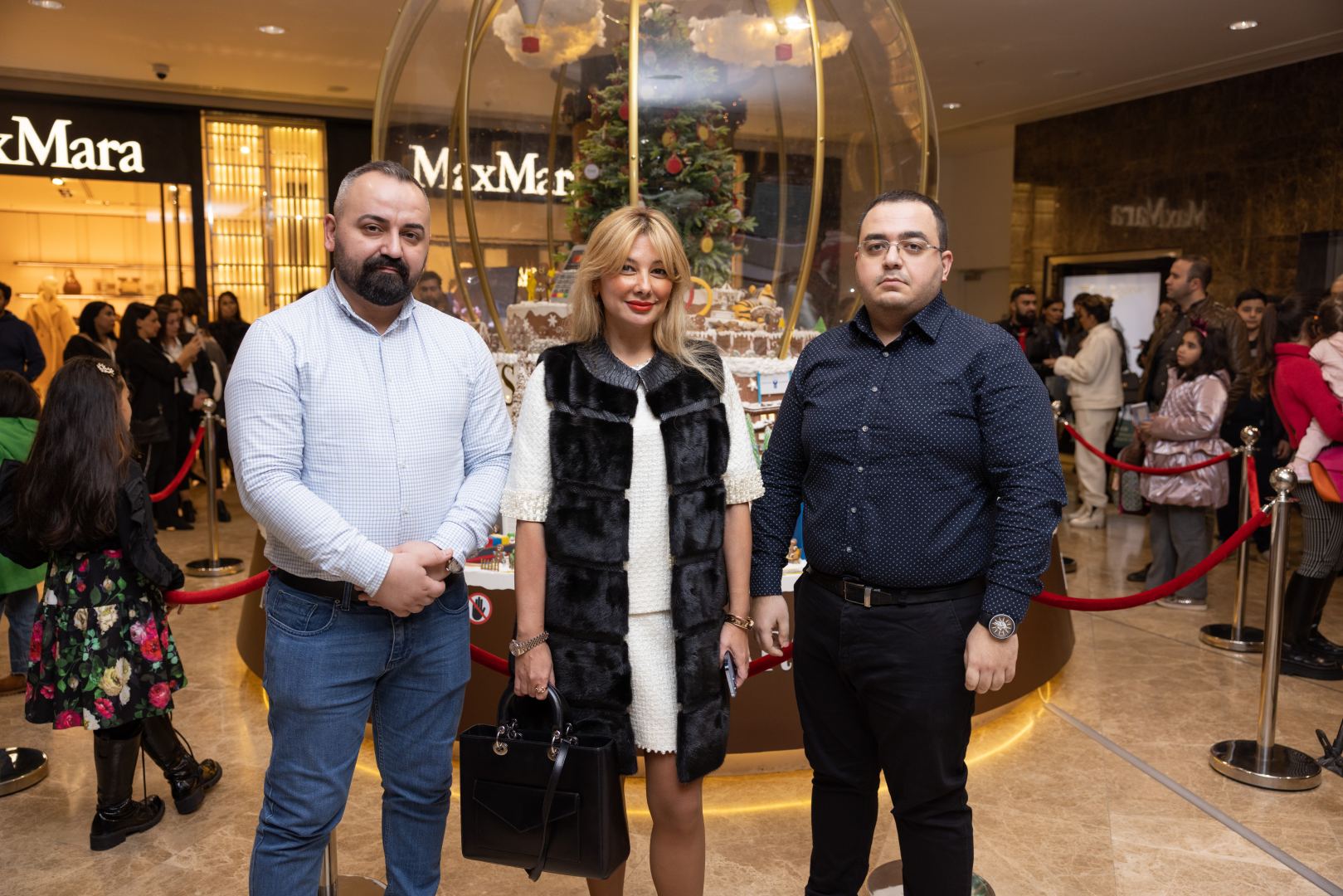 Состоялось официальное открытие NARGIS CITY -  инсталляция c более 100 кг пряничного теста (ВИДЕО, ФОТО)