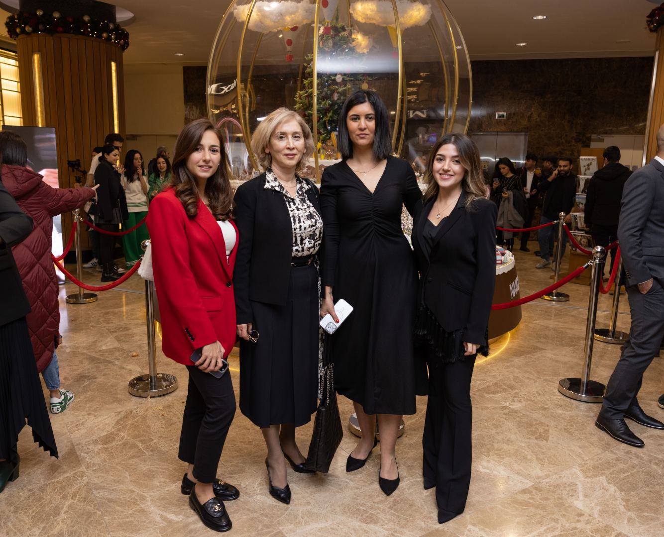 Состоялось официальное открытие NARGIS CITY -  инсталляция c более 100 кг пряничного теста (ВИДЕО, ФОТО)