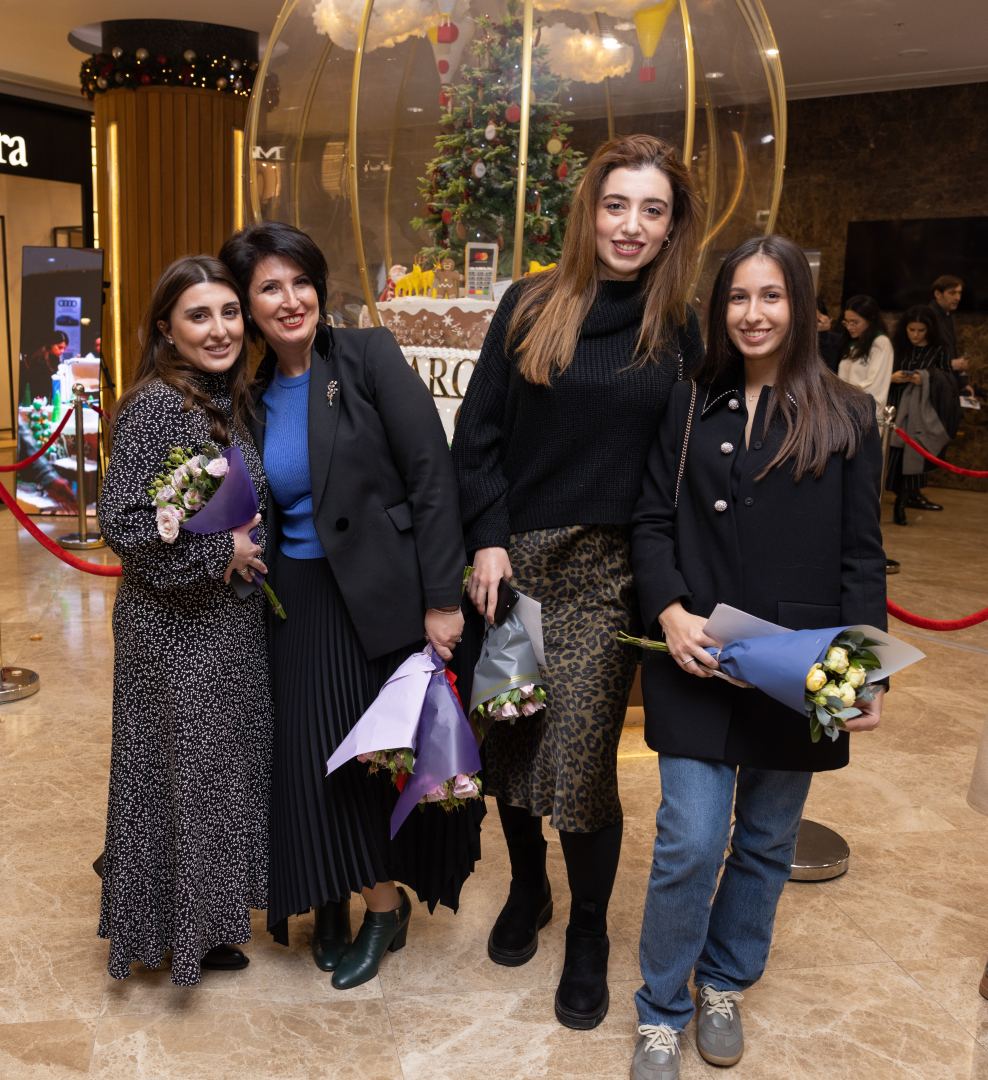 Состоялось официальное открытие NARGIS CITY -  инсталляция c более 100 кг пряничного теста (ВИДЕО, ФОТО)