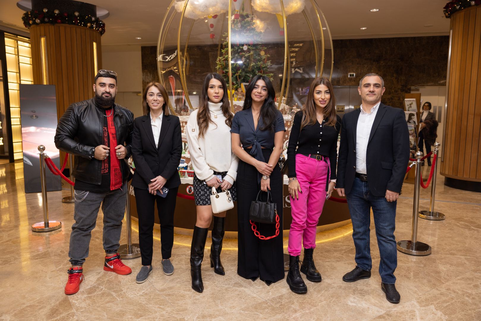 Состоялось официальное открытие NARGIS CITY -  инсталляция c более 100 кг пряничного теста (ВИДЕО, ФОТО)