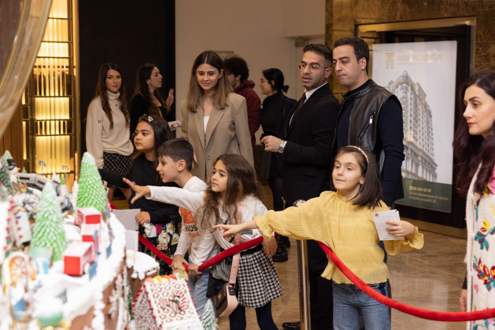 Состоялось официальное открытие NARGIS CITY -  инсталляция c более 100 кг пряничного теста (ВИДЕО, ФОТО)