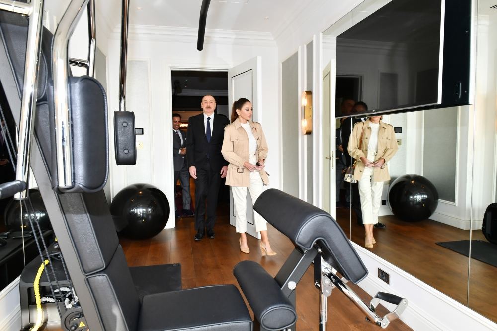 Президент Ильхам Алиев и Первая леди Мехрибан Алиева приняли участие в открытии отеля The Ritz-Carlton Baku (ФОТО/ВИДЕО)