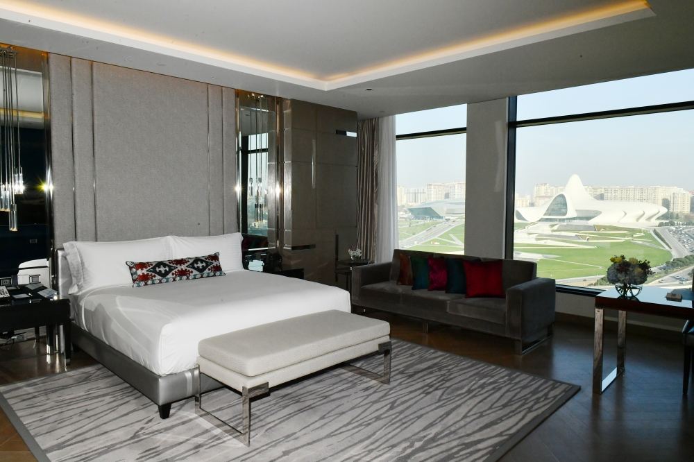 Президент Ильхам Алиев и Первая леди Мехрибан Алиева приняли участие в открытии отеля The Ritz-Carlton Baku (ФОТО/ВИДЕО)