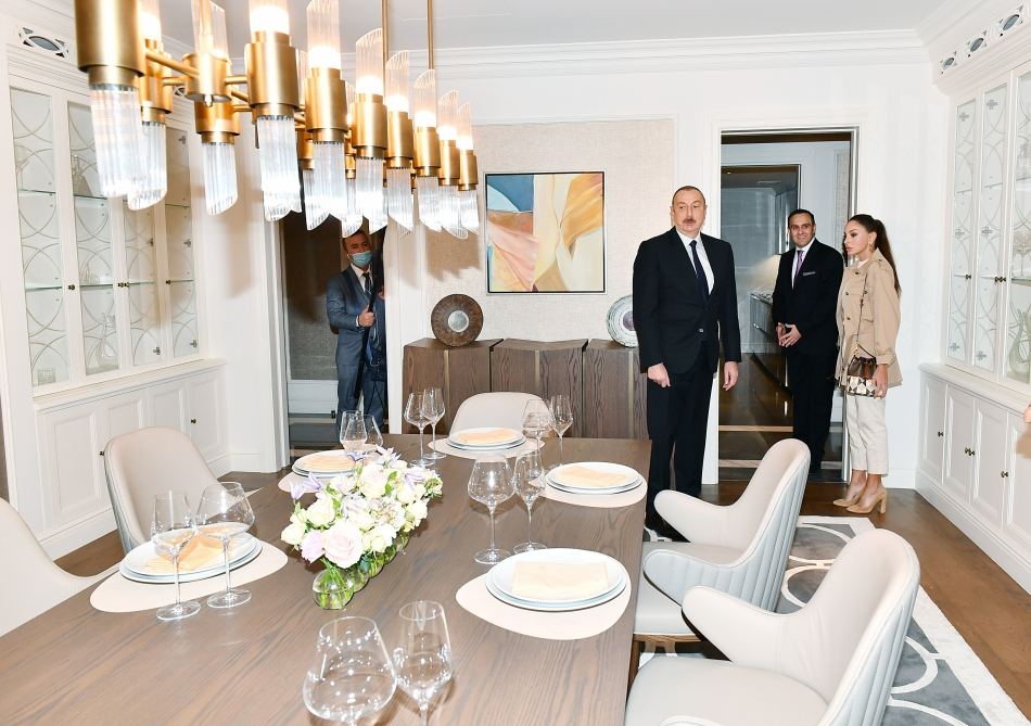 Президент Ильхам Алиев и Первая леди Мехрибан Алиева приняли участие в открытии отеля The Ritz-Carlton Baku (ФОТО/ВИДЕО)