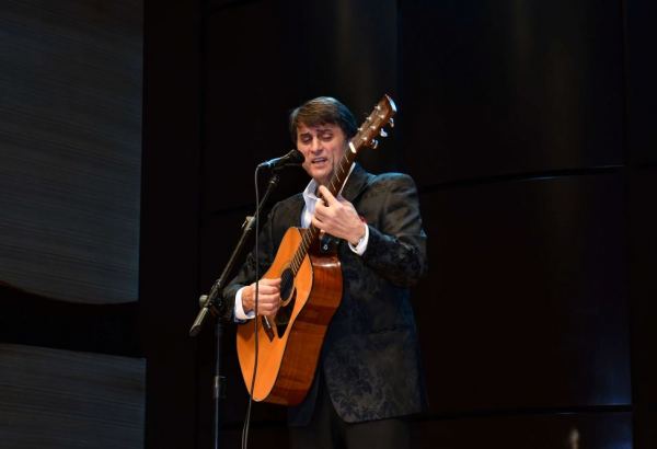 В Международном центре мугама прошел концерт корифея классической эстрады Сархана Сархана (ВИДЕО, ФОТО)