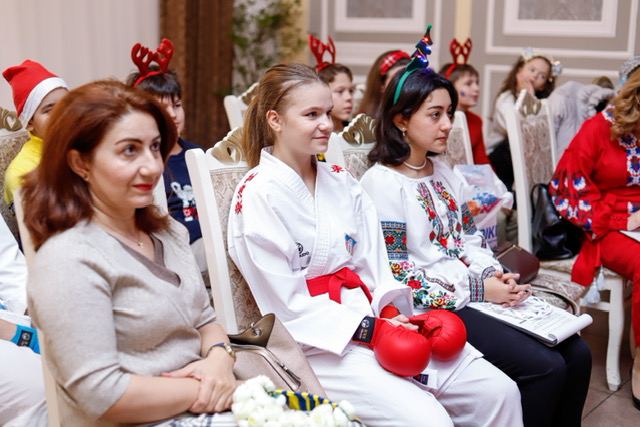В Баку прошел фестиваль-квест "Приключения святого Николая" (ФОТО)