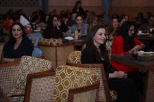 Горячим философским словом бьем холодную бакинскую погоду (ФОТО)