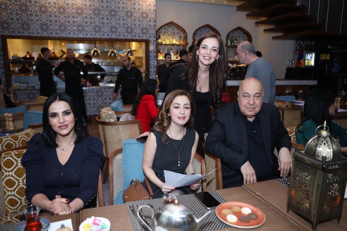 Горячим философским словом бьем холодную бакинскую погоду (ФОТО)