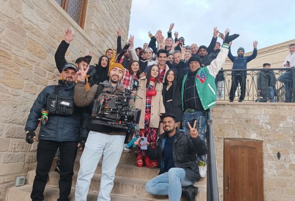 В Баку снимает клип звезда Болливуда, индийская Леди Гага - Урфи Джавед (ФОТО)