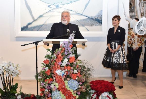 Этот белый, белый, белый мир! В Баку открылась экспозиция работ всемирно известного мастера Арифа Азиза (ФОТО)