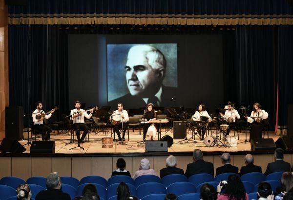 Известные артисты выступили с концертом в честь 100-летия Ахмеда Бакиханова (ФОТО)