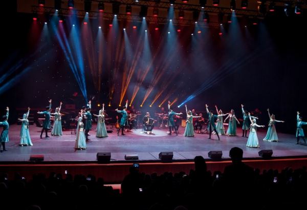 Большой соло-концерт Энвера Садыгова – душевная музыка, танцы и классика, дебют детей артиста (ВИДЕО, ФОТО)