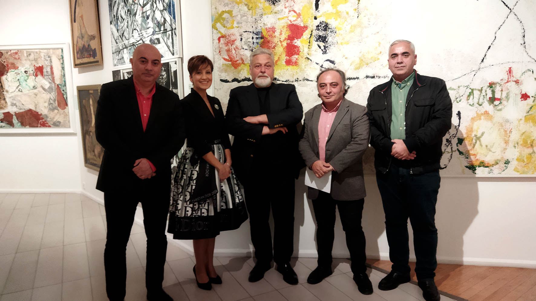 Этот белый, белый, белый мир! В Баку открылась экспозиция работ всемирно известного мастера Арифа Азиза (ФОТО)