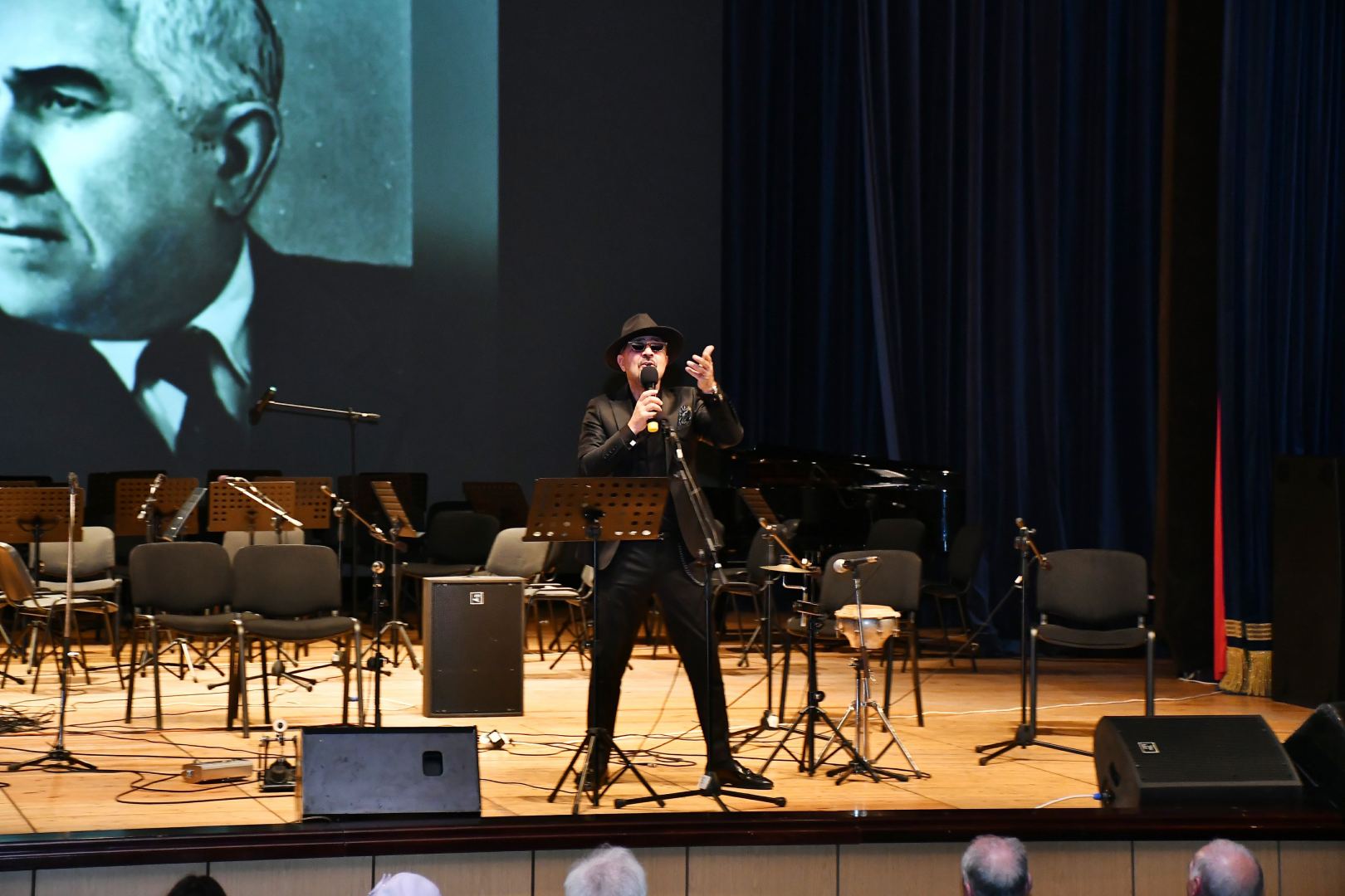 Известные артисты выступили с концертом в честь 100-летия Ахмеда Бакиханова (ФОТО)