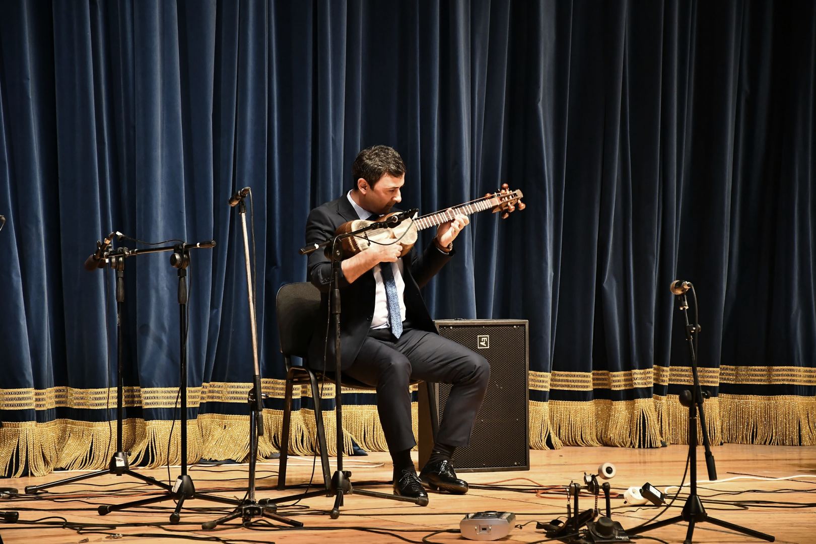 Известные артисты выступили с концертом в честь 100-летия Ахмеда Бакиханова (ФОТО)