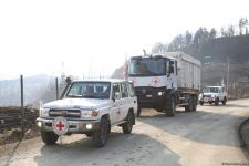 По Лачинской дороге в очередной раз беспрепятственно проехали машины МККК (ФОТО/ВИДЕО)