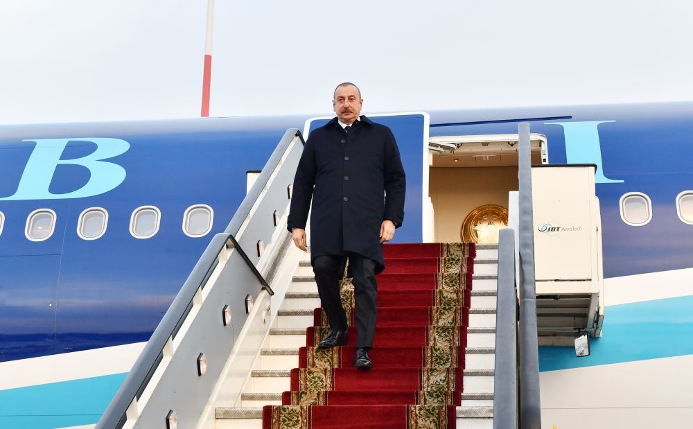 Президент Азербайджана Ильхам Алиев прибыл с рабочим визитом в Санкт-Петербург (ФОТО/ВИДЕО)