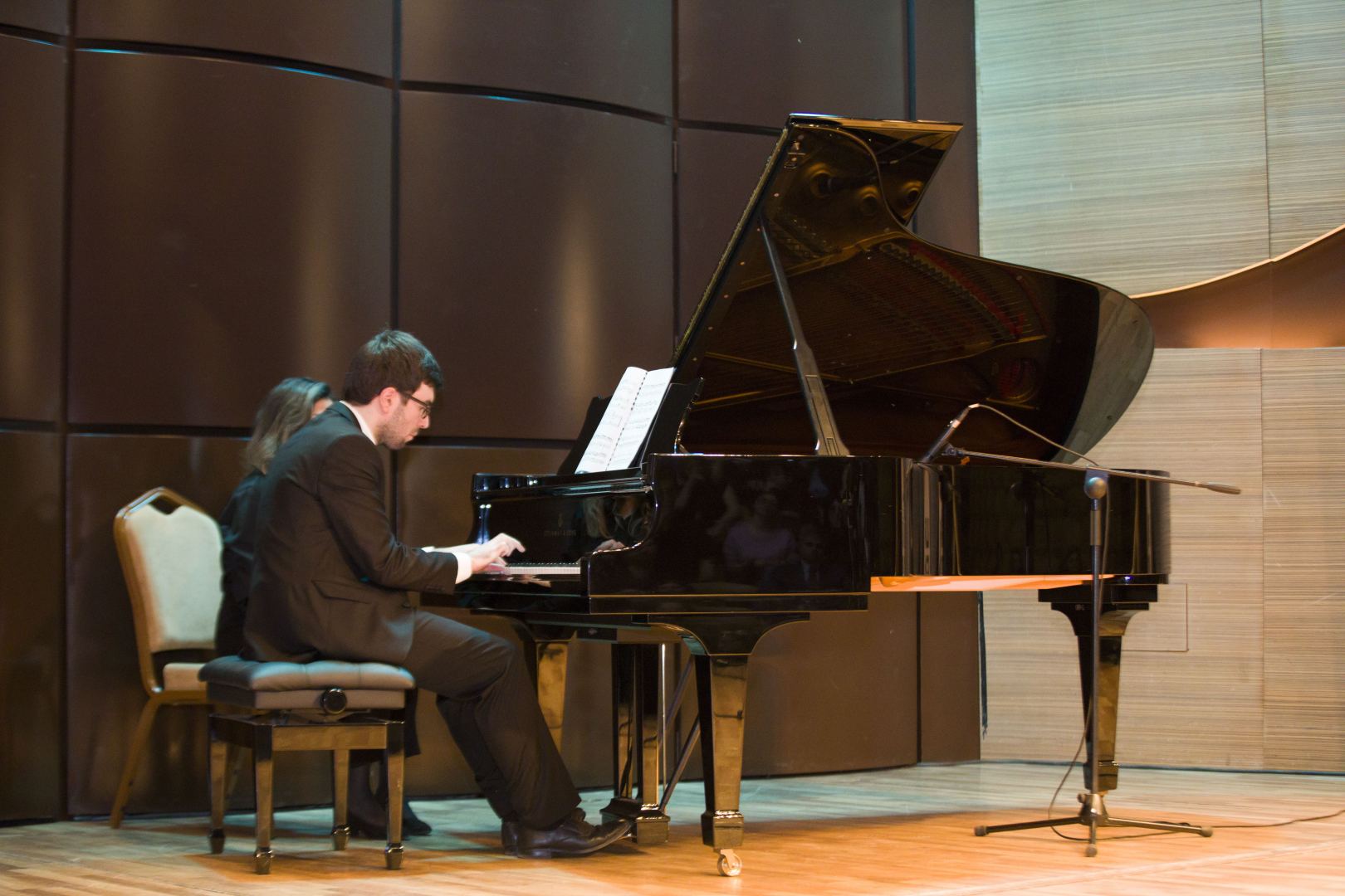 Музыкальные миниатюры Рауфа Гаджиева  - лучезарные мелодии, приносящие людям радость (ФОТО)