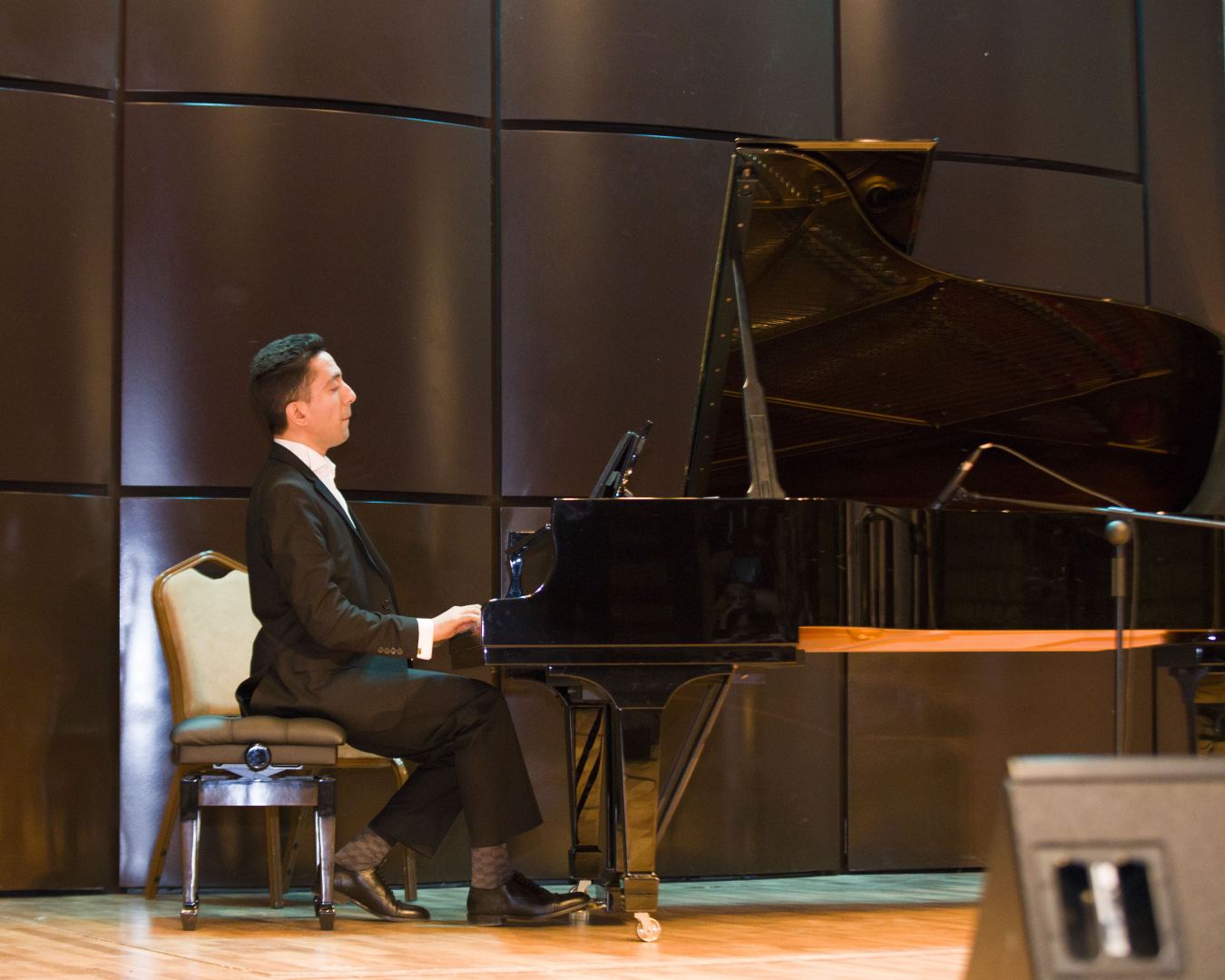 Музыкальные миниатюры Рауфа Гаджиева  - лучезарные мелодии, приносящие людям радость (ФОТО)