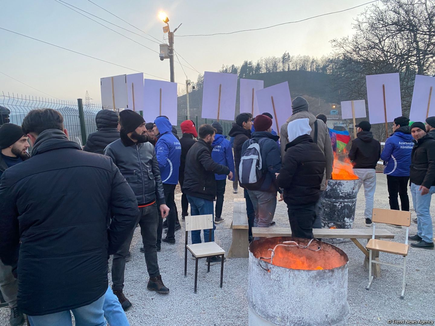 Акция протеста на Лачинской дороге продолжается – очередное разоблачение армянской лжи (ФОТО)