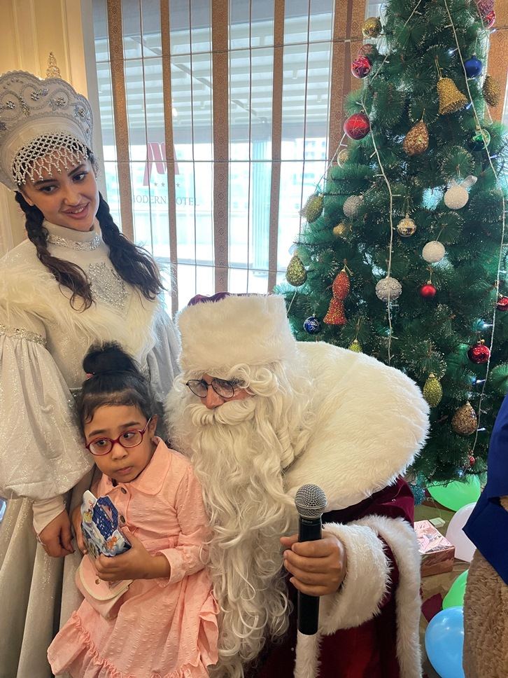 В Баку прошёл новогодний праздник для детей с ограниченными возможностями (ФОТО)