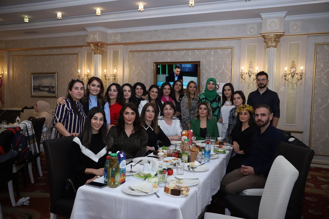 В Баку прошёл новогодний праздник для детей с ограниченными возможностями (ФОТО)