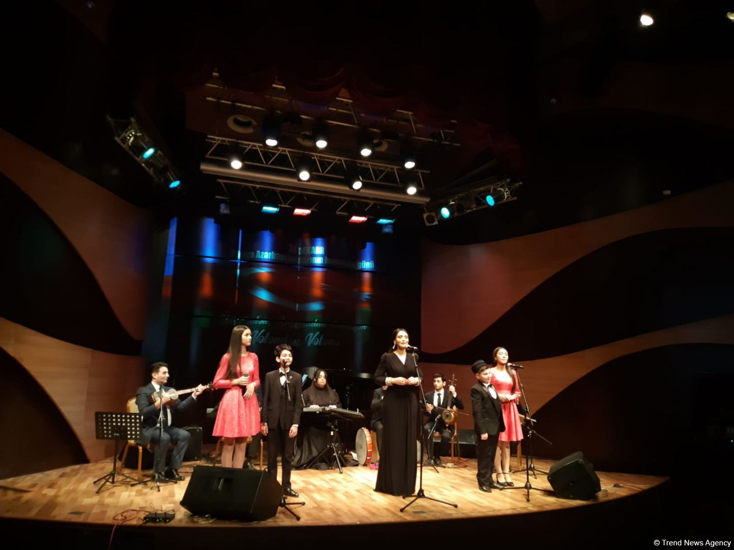 Vətəndən Vətənə… В Международном центре мугама в Баку состоялся праздничный концерт (ФОТО/ВИДЕО)