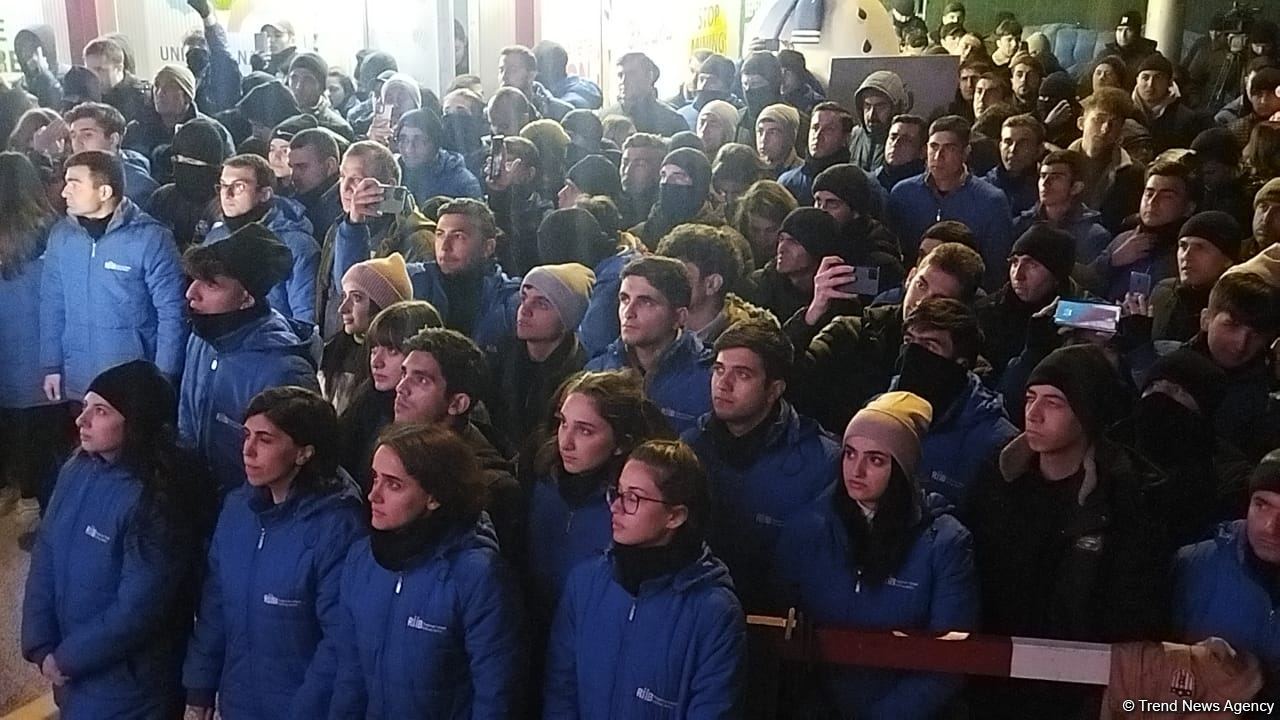 Участники акции на Лачинской дороге посмотрели обращение Президента Ильхама Алиева к азербайджанскому народу (ФОТО)