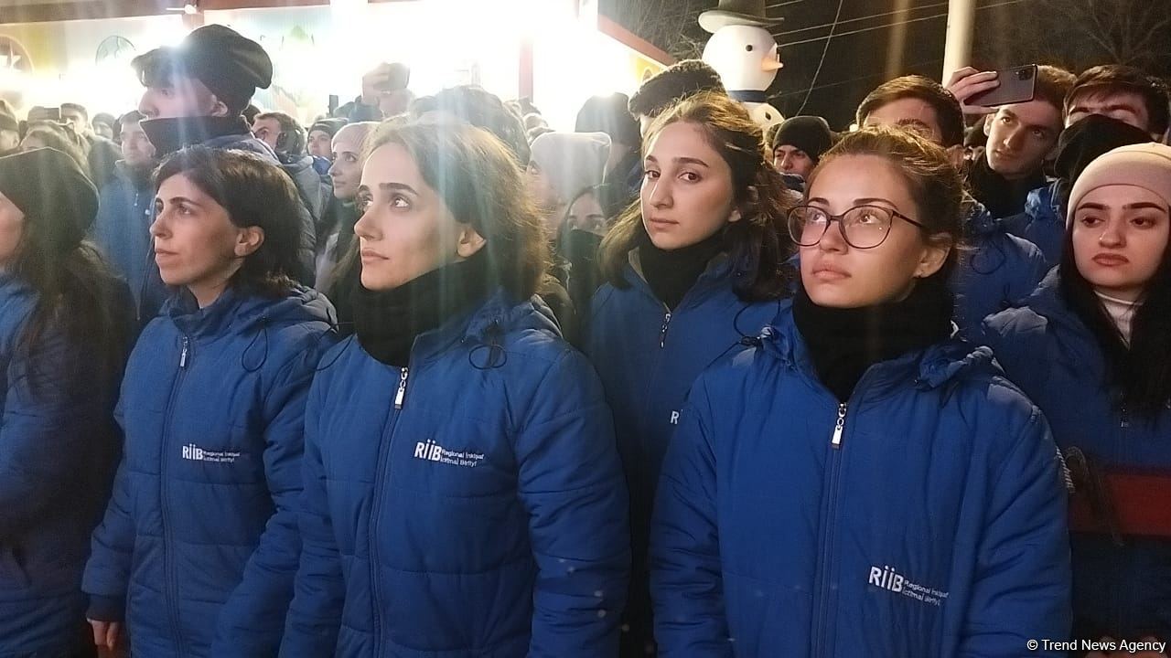 Участники акции на Лачинской дороге посмотрели обращение Президента Ильхама Алиева к азербайджанскому народу (ФОТО)