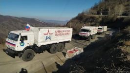 По Лачинской дороге беспрепятственно проехали еще 5 автомобилей снабжения миротворцев (ФОТО)