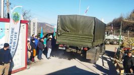 По Лачинской дороге беспрепятственно проехала машина снабжения РМК (ФОТО)