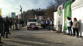 По Лачинской дороге беспрепятственно проехали три машины Красного Креста (ФОТО)