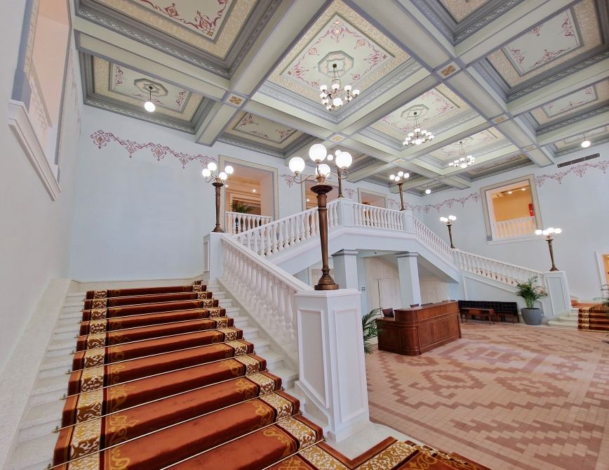 Президент Ильхам Алиев и Первая леди Мехрибан Алиева ознакомились с условиями, созданными в Детско-юношеском центре развития в Баку после капитального ремонта (ФОТО/ВИДЕО)