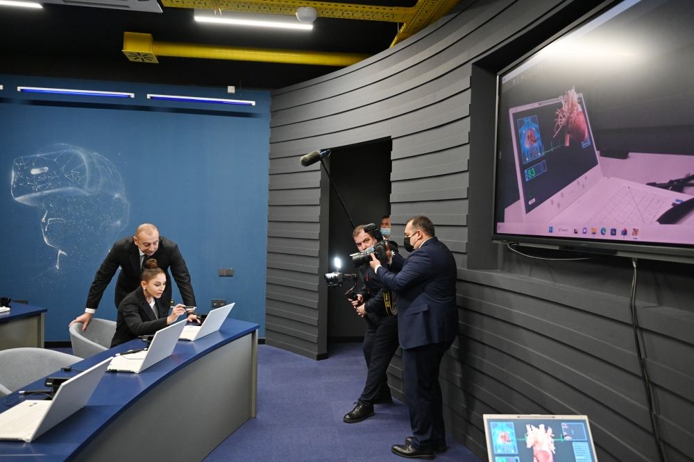 Президент Ильхам Алиев и Первая леди Мехрибан Алиева приняли участие в открытии Инновационного центра STEAM в Баку (ФОТО/ВИДЕО)