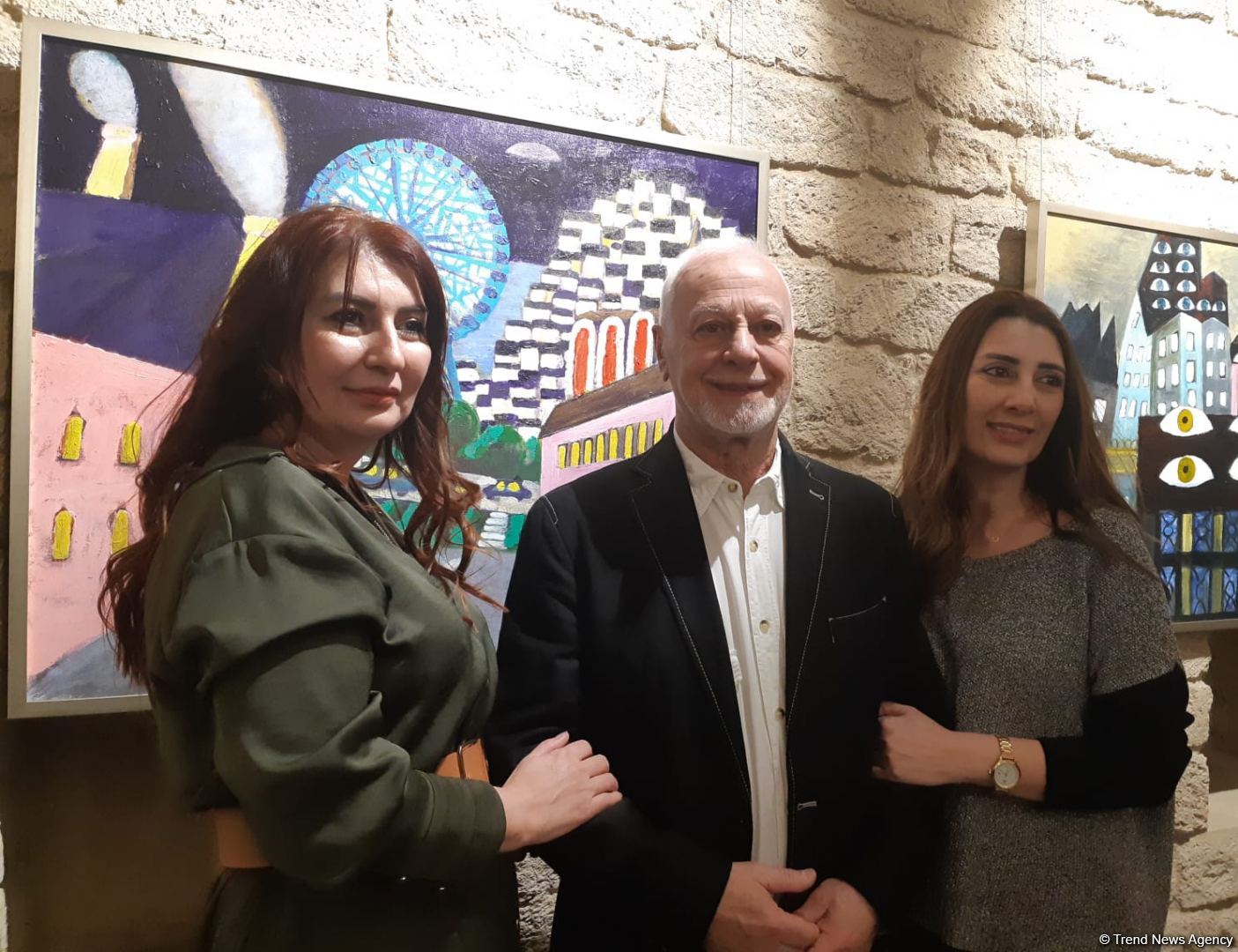 Эмоции и символизм - необычный формат персональной выставки Эльдара Гурбанова (ФОТО)