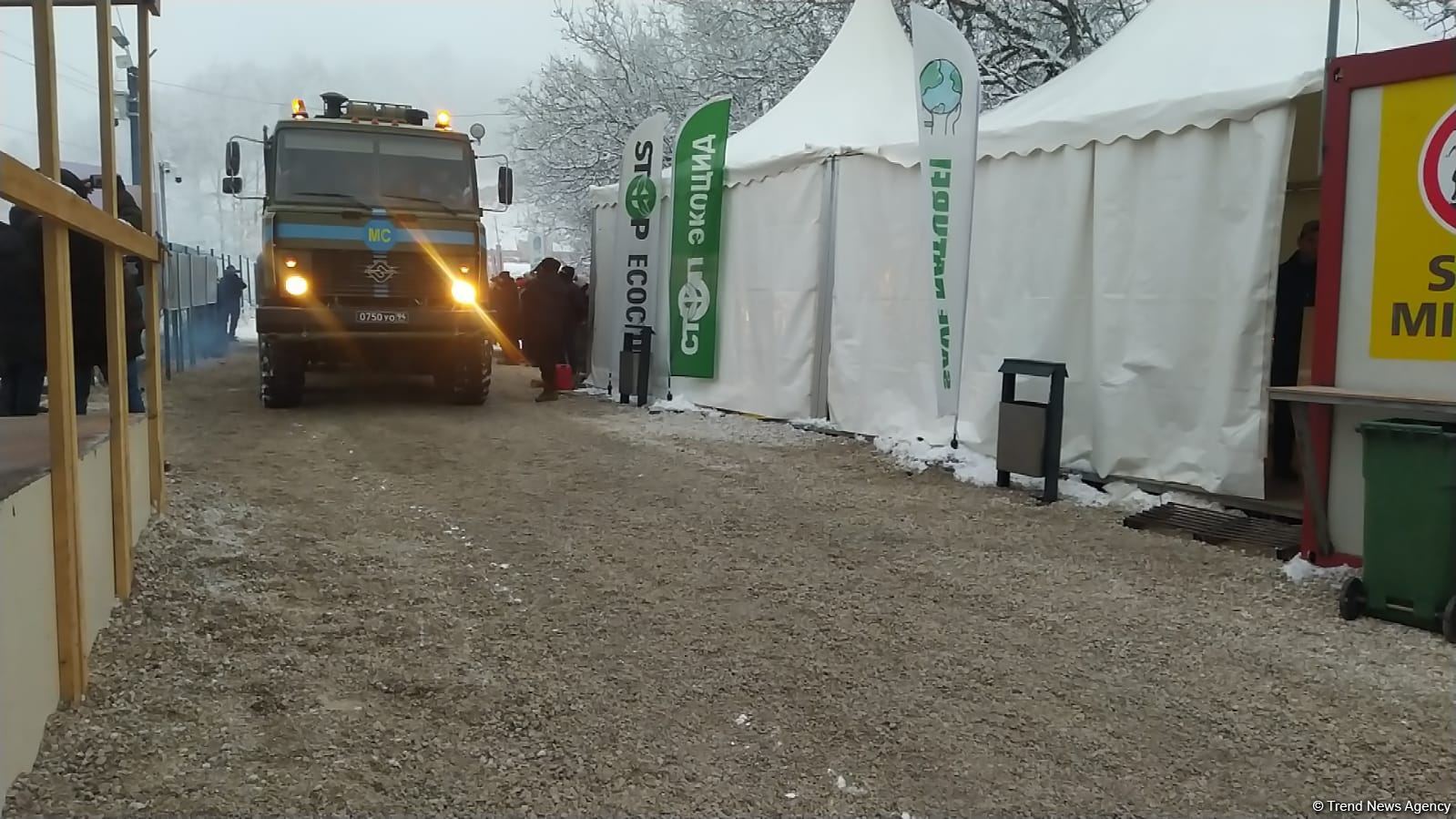 По Лачинской дороге беспрепятственно проехали еще две машины миротворцев (ФОТО/ВИДЕО)