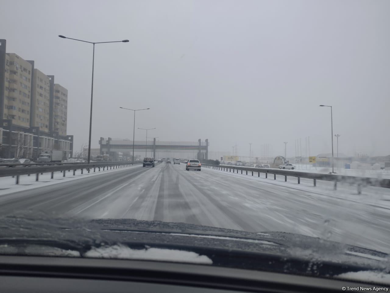 Парализовано движение на дороге Баку-Сумгайыт, около 10 цепных аварий (ФОТО)