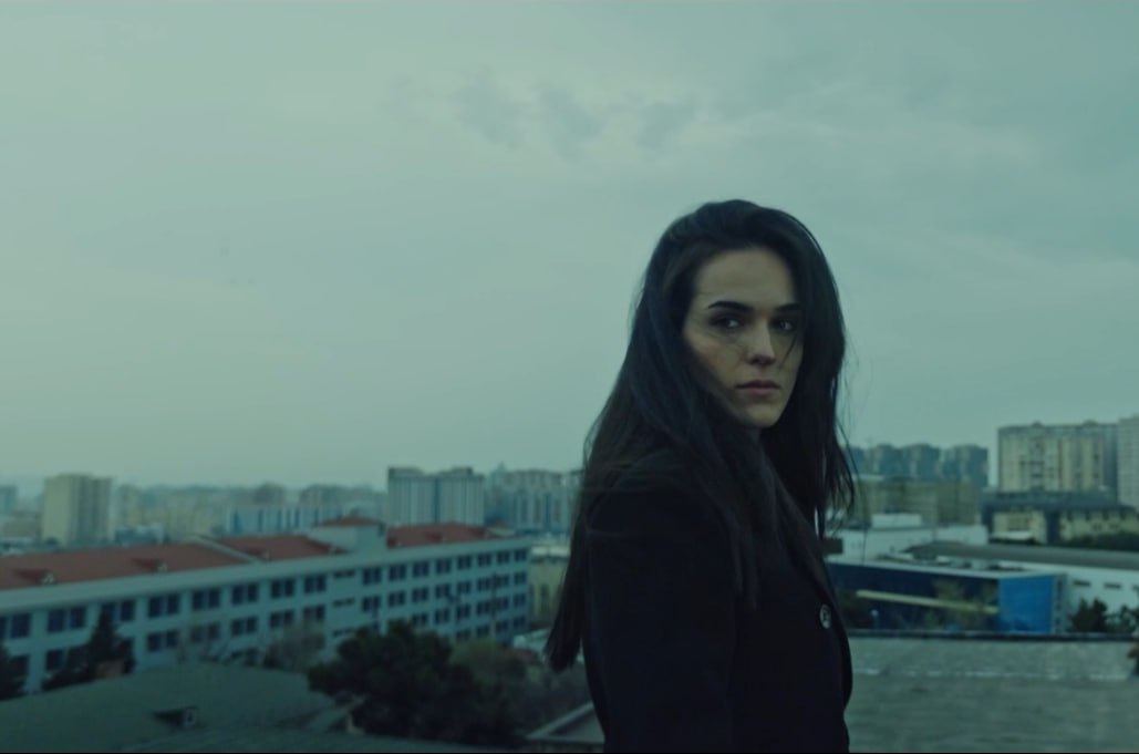 12-летняя азербайджанская девочка, спустя 30 лет, по-прежнему осталась в 12-летнем возрасте (ВИДЕО)