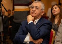 Презентована книга Гамлета Исаханлы "Mənim Qarabağım və ya Qarabağ düyünü" (ФОТО)