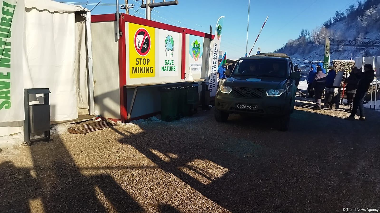 По Лачинской дороге беспрепятственно проехали еще две машины миротворцев (ФОТО)