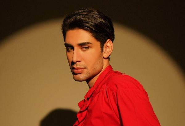 Азербайджанский исполнитель открыл в Англии вокальную студию