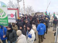 Растет число участников акции на Лачинской дороге (ФОТО)