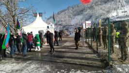 По Лачинской дороге беспрепятственно проехали еще 13 машин миротворцев (ФОТО)