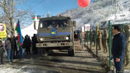 По Лачинской дороге беспрепятственно проехали еще 13 машин миротворцев (ФОТО)