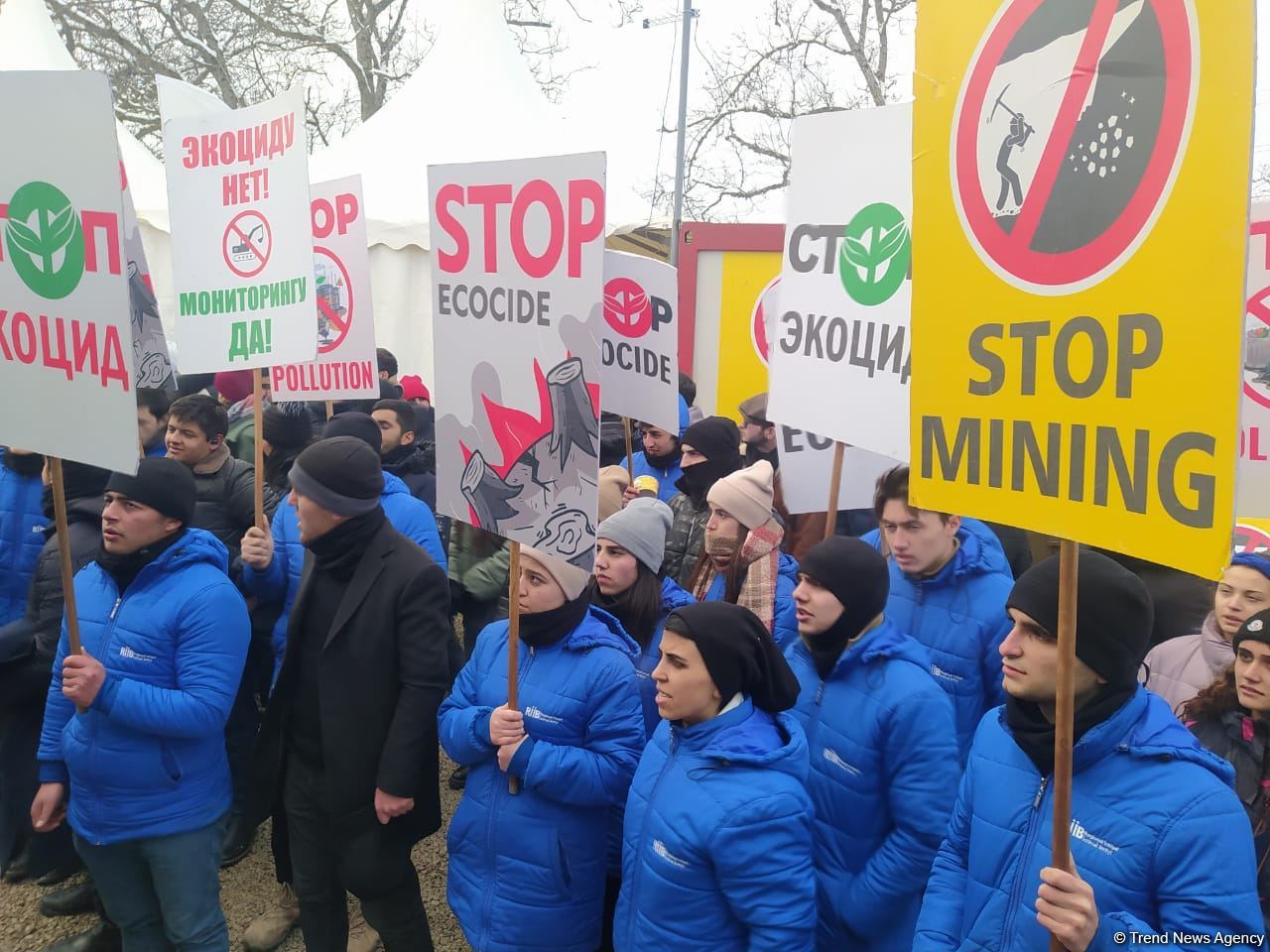 Растет число участников акции на Лачинской дороге (ФОТО)