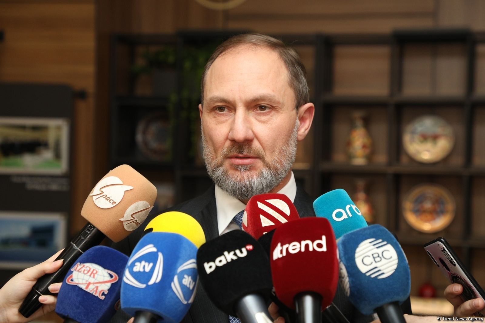 Бакинский дом МСБ оказывает широкий спектр услуг десятков госструктур и частных организаций