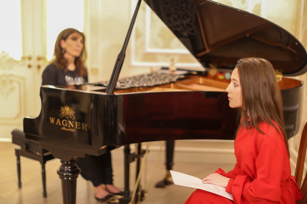 В зимнем Баку согреваемся музыкой Ренары Ахундовой и поэзией Анары Ахундовой (ВИДЕО, ФОТО)